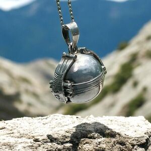 🌺Vintage Taxco Accordion Sphere Locket Necklace